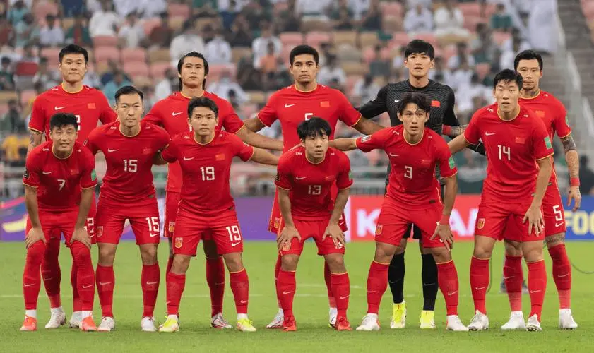 必赢bwin官网登录入口2024：足球蓝黄标志的球衣